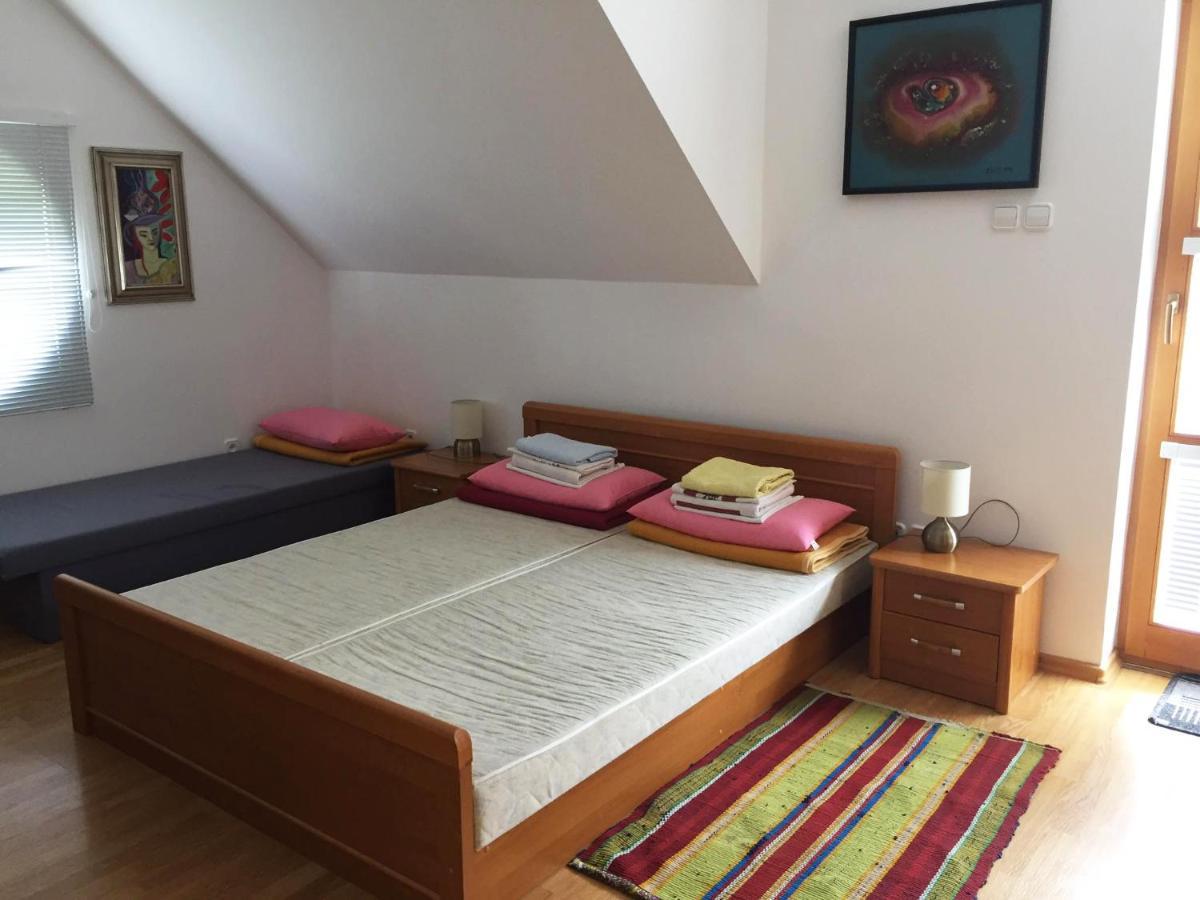 Apartman Triga Snina Eksteriør billede