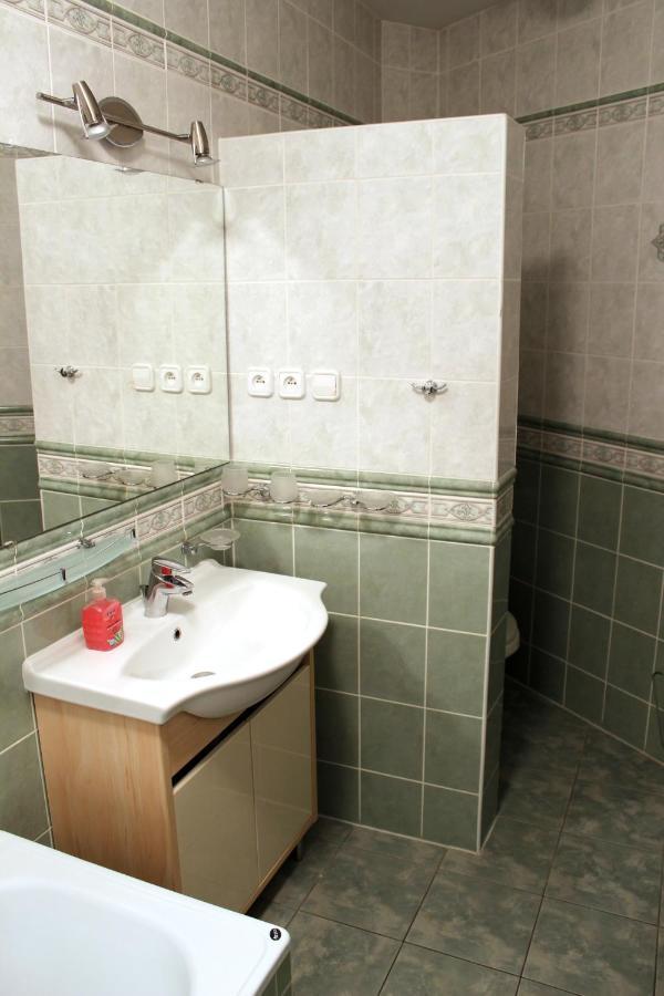 Apartman Triga Snina Eksteriør billede