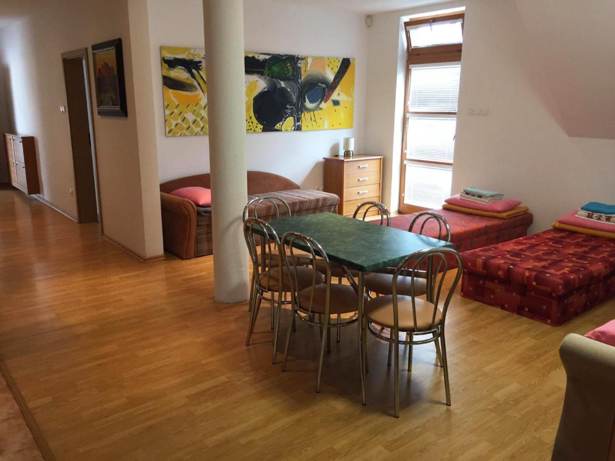 Apartman Triga Snina Eksteriør billede